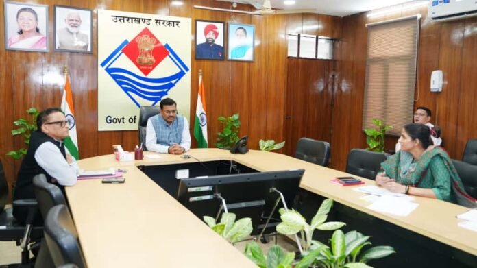 Anand Bardhan at a review meeting of Uttarakhand Virtual Property Registration ( उत्तराखंड वर्चुअल प्रॉपर्टी रजिस्ट्रेशन )