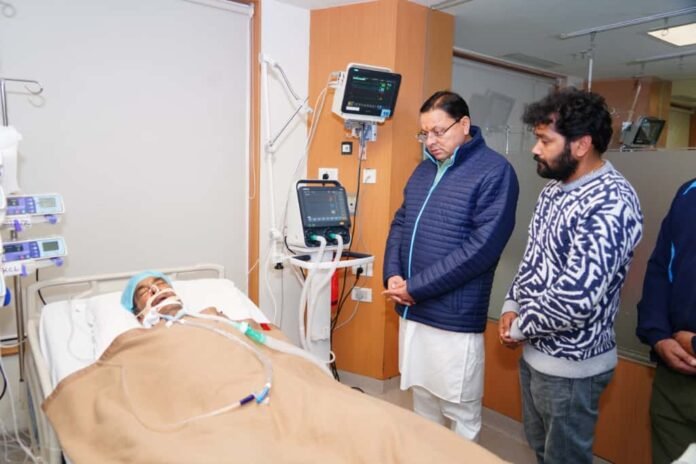 Pushkar Singh Dhami visits hospital to see Himmat Singh