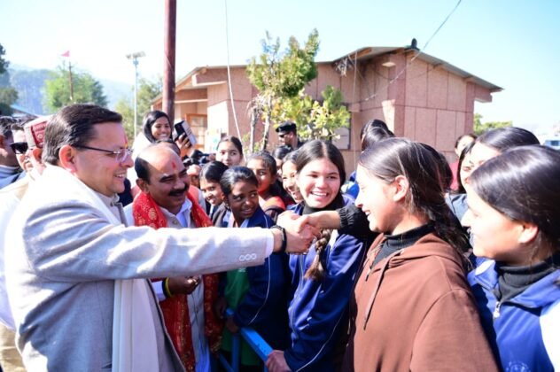 अल्मोड़ा में जन-जन की सरकार, जन-जन के द्वार अभियान में पुष्कर सिंह धामी (Pushkar Singh Dhami in a Jan Jan Ki Sarkar Jan Jan Ke Dwar Campaign in Almora)