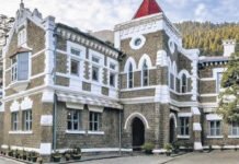 उत्तराखंड उच्च न्यायालय ने वन सीमा स्तंभों के लापता होने के मामले में नोटिस जारी उत्तराखंड उच्च न्यायालय (Uttarakhand High Court in Nainital)